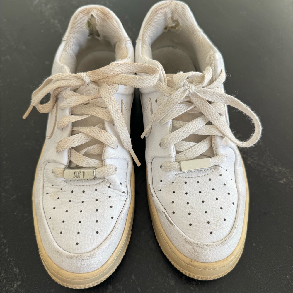 Nike Air Max sneakers; white; size 6.5